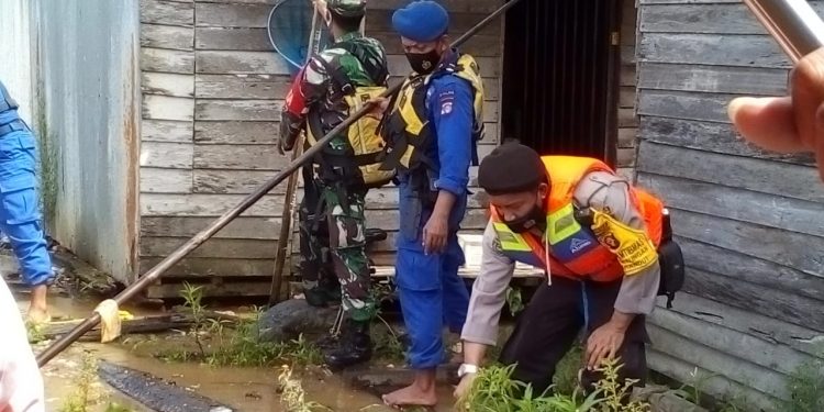 HUT Polairud ke-70, Bhabinkamtibmas Polsek Pahandut Ikut Bakti Sosial