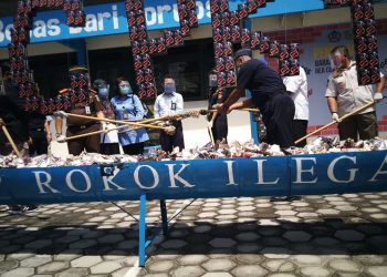 Bea Cukai Musnahkan 3.532 Bungkus Tembakau SKM