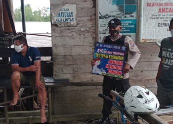 Personel Polres Seruyan Terus Gencarkan Sosialisasi Protokol Kesehatan Kepada Masyarakat