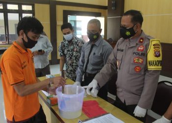 Polres Seruyan Musnahkan Sembilan Bungkus Sabu Dari Tangan R