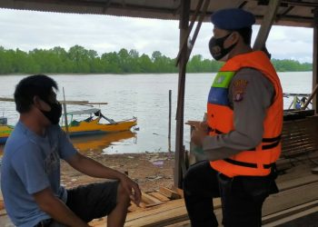 Patroli Dialogis Satpolairud Polres Seruyan Jadi Langkah Interaksi Polisi Dengan Nelayan