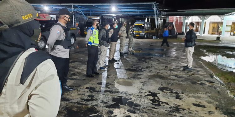 Tim Gabungan Polri dan Sat Pol PP Gelar Operasi Yustisi di Kota Kuala Pembuang