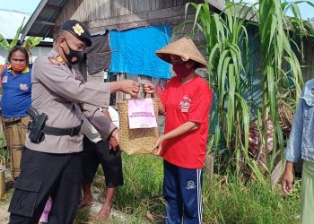 Jum’at Berkah, Polsek Seruyan Hilir Salurkan Bansos
