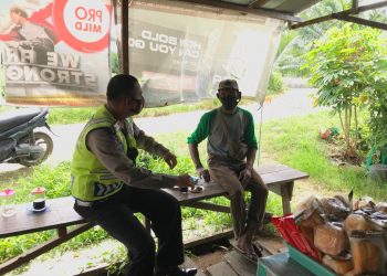 Satlantas Polres Seruyan Ingatkan Prokes Kepada Warga Kuala Pembuang