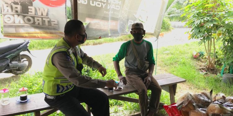 Satlantas Polres Seruyan Ingatkan Prokes Kepada Warga Kuala Pembuang