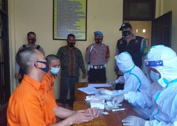 Tekan Penularan Covid-19, Urdokkes Polres Seruyan Cek Kesehatan Tahanan