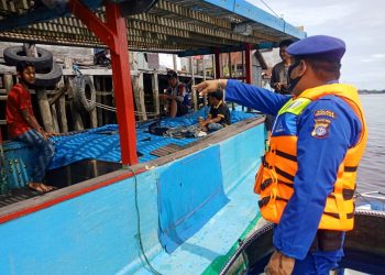 Satpolairud Berikan Himbauan Keselamatan Berlayar di Perairan Kabupaten Seruyan