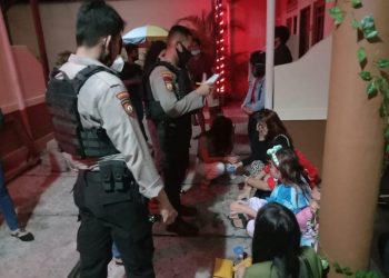 Ditsamapta Polda Gerebek Wisma, 22 Orang Laki-laki dan Perempuan Diangkut ke Kantor Polisi