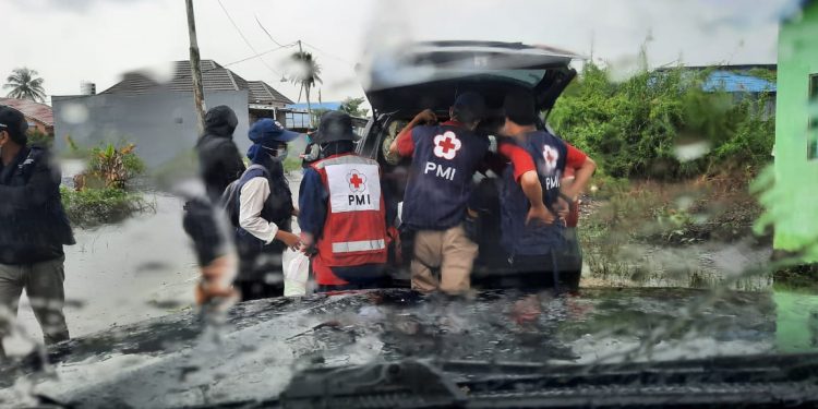 PMI Kalteng Datangi Lokasi Banjir Kalsel