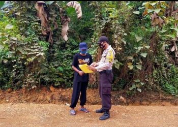 Polsek Seruyan Tengah Sebarkan Maklumat Kapolda Tentang Larangan Karhutla