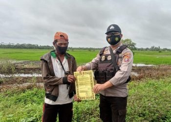 Bhabinkamtibmas Polsek Seruyan Hilir Sebarkan Maklumat Kapolda Kalteng Tentang Karhutla