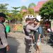 Personel Polres Seruyan Tekan Penularan Covid-19 dengan Bagikan Masker dan Sosialisasikan Prokes 