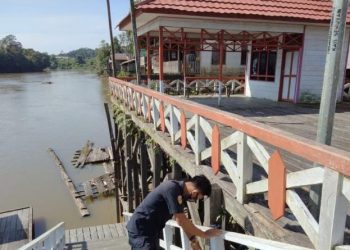 Polsek Seruyan Tengah Cek Debit Air Sungai Seruyan di Rantau Pulut