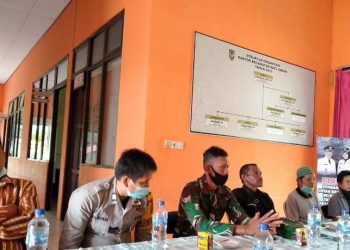 Personel Polsek Seruyan Tengah Sosialisasi Cegah Pungutan Liar