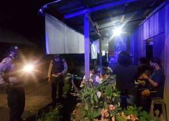 Polsek Seruyan Tengah Cek Debet Air di Sungai Seruyan Kelurahan Rantau Pulut