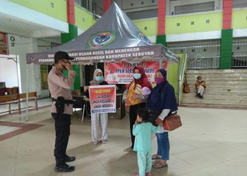 Bhabinkamtibmas Polsek Seruyan Hilir Pantau Pos Komando PPKM Mikro di Desa Binaan