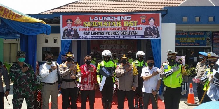 Satlantas Polres Seruyan Antarkan STNK, BPKB dan TNKB ke Rumah