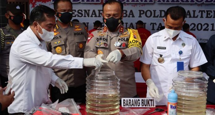 Polda Kalteng Musnahkan 760,07 Gram Sabu dan Amankan 6 Senpi Rakitan