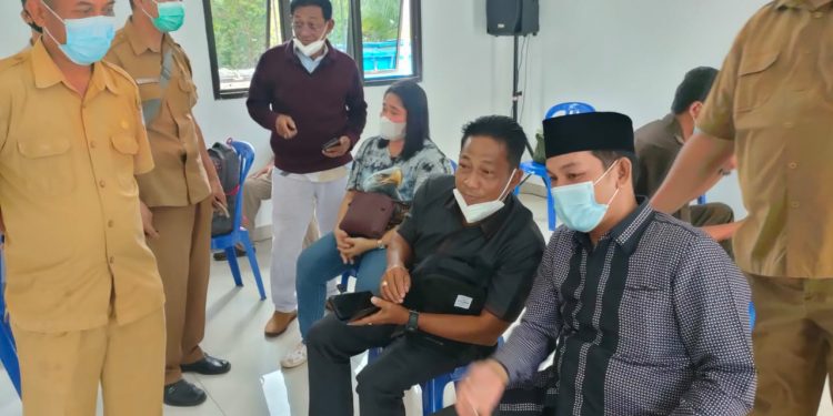 Wakil Ketua II DPRD Mura, Rahmanto Muhidin Terima Vaksin Covid-19 Pertama
