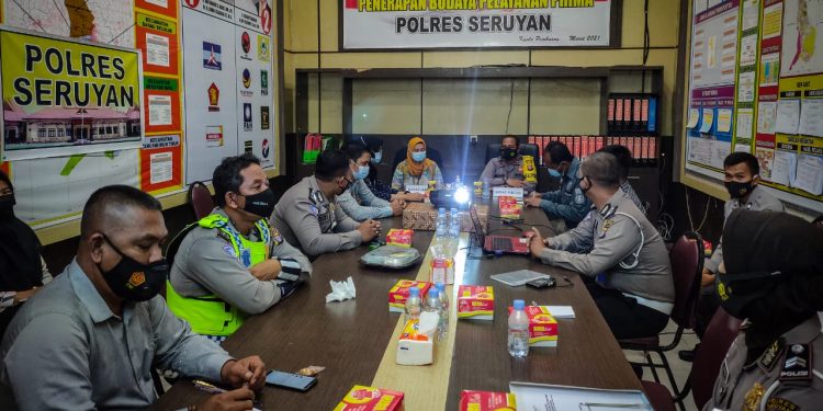 Sosialisasi Penerapan Budaya Pelayanan Prima Zona Integritas Polres Seruyan