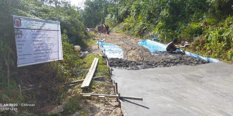 Pemdes Muara Untu Bangun Jalan Melalui Dana Desa (DD) Tahap-III Tahun 2020