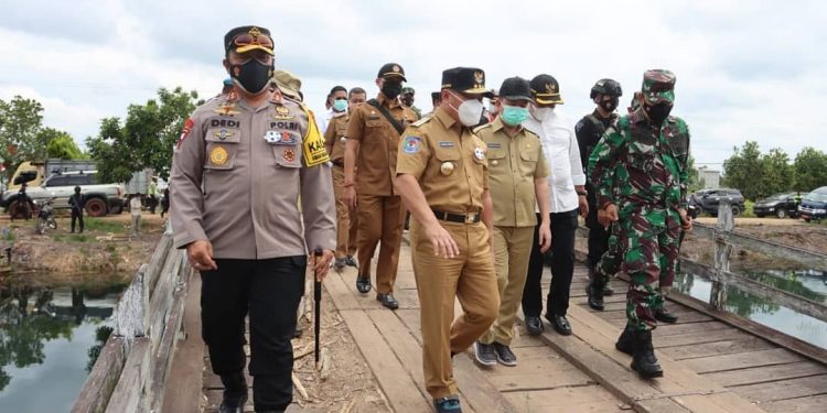 Kapolda Kalteng Dampingi Kunker 3 Menteri dan KSP di Area Food Estate 