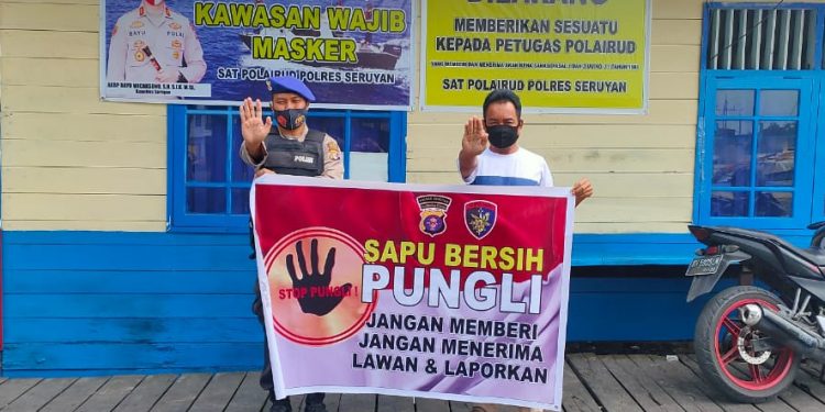 Satpolairud Polres Seruyan Sosialisasi Saber Pungli ke Masyarakat