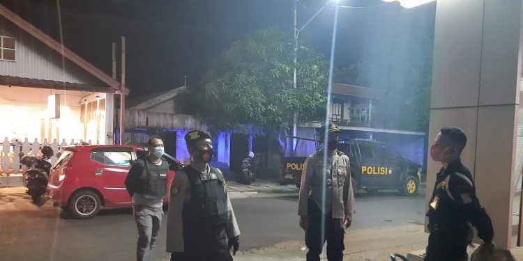 Patroli Dialogis Sampaikan Pesan Kamtibmas Serta Himbauan Patuhi Prokes