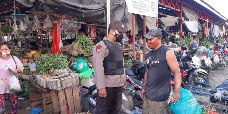 Cegah Pelanggaran Prokes Polsek Seruyan Hilir Patroli Pasar Saik