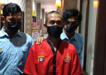 Gara-gara Sering Nonton Film Porno, Kakek Tiri Garap 2 Cucunya   