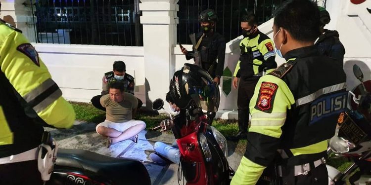 Satlantas Polresta Palangka Raya Tangkap Dua Budak Sabu di Jalan S. Parman