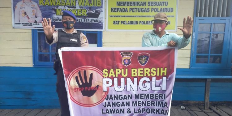 Satpolairud Polres Seruyan Sosialisasi Saber Pungli ke Masyarakat