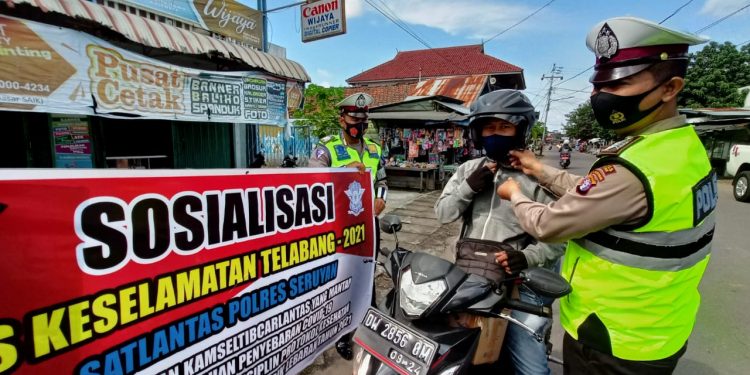Sat Lantas Polres Seruyan Sosialisasi Operasi Keselamatan Telabang dan Cegah Covid-19   