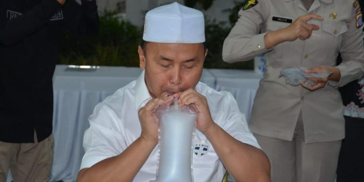 Gubernur Kalteng H Sugianto Sabran Bersama Forkopimda Coba Alat GeNose