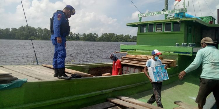 Patroli Dialogis Satpolairud Polres Seruyan Interaksi Polisi dengan Masyarakat