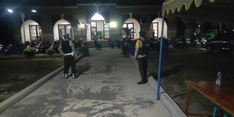 Cegah Kerawanan di Bulan Ramadhan, Polsek Hanau Amankan Sholat Tarawih