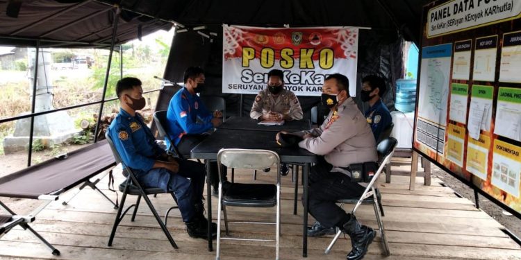 Anggota Polres Seruyan Standby di Posko Waspada Karhutla Serkekar