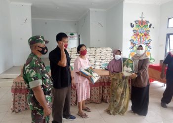 Haji Abdul Rasyid AS Salurkan Zakat 150 Paket Beras di Kelurahan Kalampangan