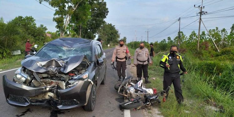 Laka Maut Yamaha Vixion Vs Honda Mobilio, 2 Nyawa Melayang