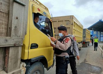 Hari Pertama Penyekatan Arus Mudik, Ditsamapta Jaga Perbatasan Kalsel-Kalteng