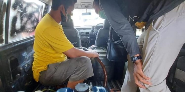 Ditreskrimsus Polda Kalteng Amankan Pelangsir Bio Solar Subsidi di SPBU Muara Teweh