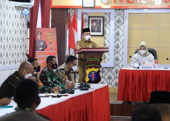 Gubernur H Sugianto Sabran Pimpin Rapat Evaluasi Penanganan Covid-19