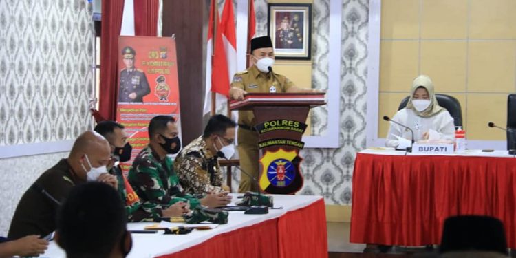 Gubernur H Sugianto Sabran Pimpin Rapat Evaluasi Penanganan Covid-19