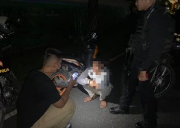 Polisi Pergoki Pasangan Muda Mudi Sedang Mesum di Pinggir Jalan Sepi