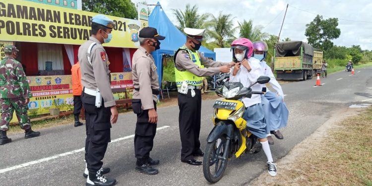 Sat Lantas Polres Seruyan Himbau Prokes Covid-19 dan Kamseltibcar