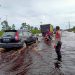 Personel Polsek Kahayan Tengah Atur Lalu Lintas di Lokasi Banjir
