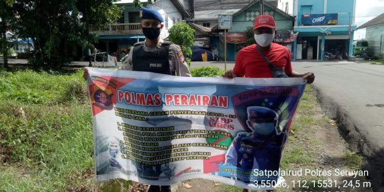 Personil Satpolairud Sosialisasi Prokes ke Masyarakat Pesisir DAS Seruyan