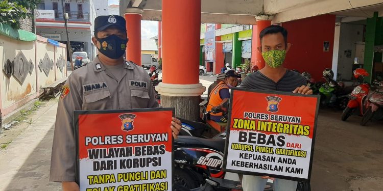 Personel Polsek Seruyan Hilir Sosialisasi ZI