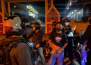 Polisi Amankan Pria Paruh Baya Mabuk Bawa Badik