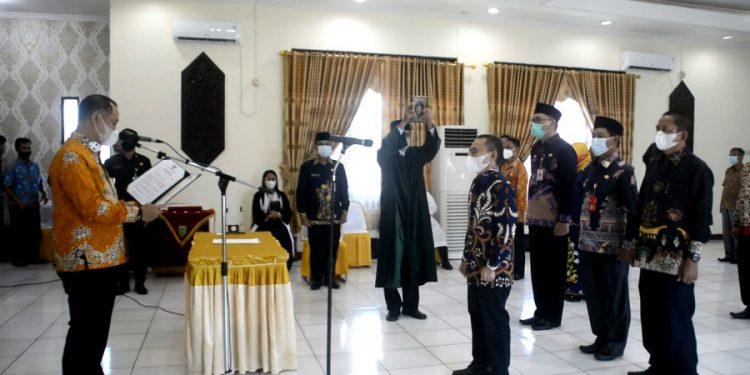 Bupati Barsel Eddy Raya Samsuri Lantik Direktur Perusda Danum Belum